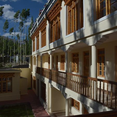 Barath Hotel & Guest House レー エクステリア 写真